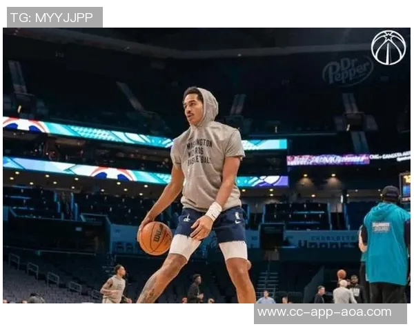 普尔复出表现亮眼半场11投4中斩获13分助攻抢断齐上阵