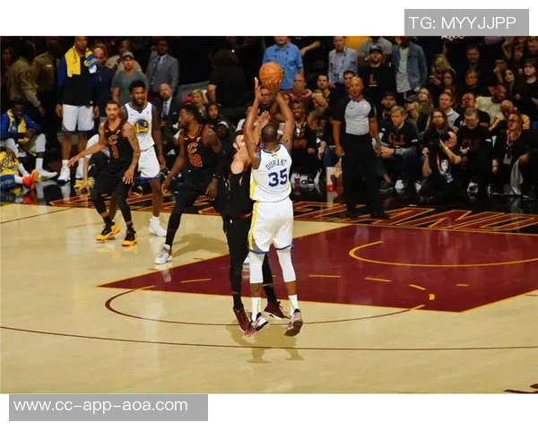 布克赞杜兰特对篮球的巨大贡献与他同场竞技的独特体验令人难忘 布克赞杜兰特对篮球的巨大贡献与他同场竞技的独特体验令人难忘